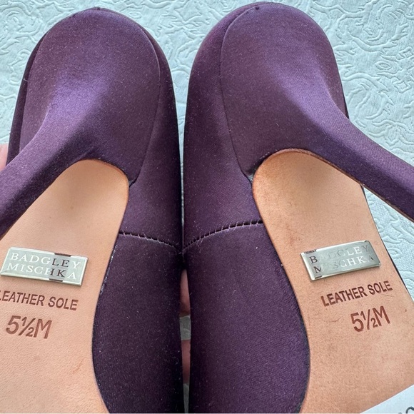 Badgley Mischka Heels 5.5 Deep Purple satin Rhinestone open Toe - Picture 4 of 7